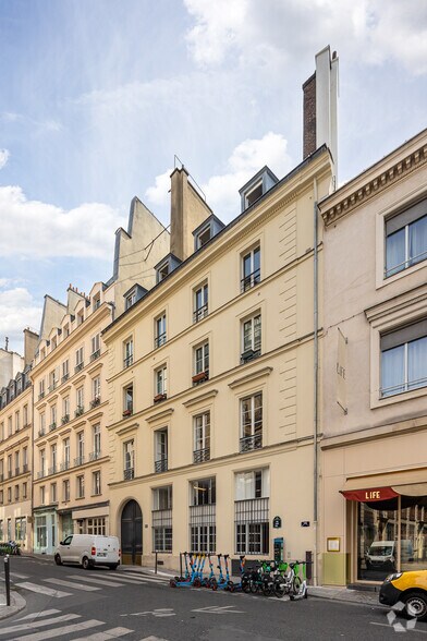16 Rue Saint-Fiacre, Paris à louer - Photo principale – Image 1 sur 3