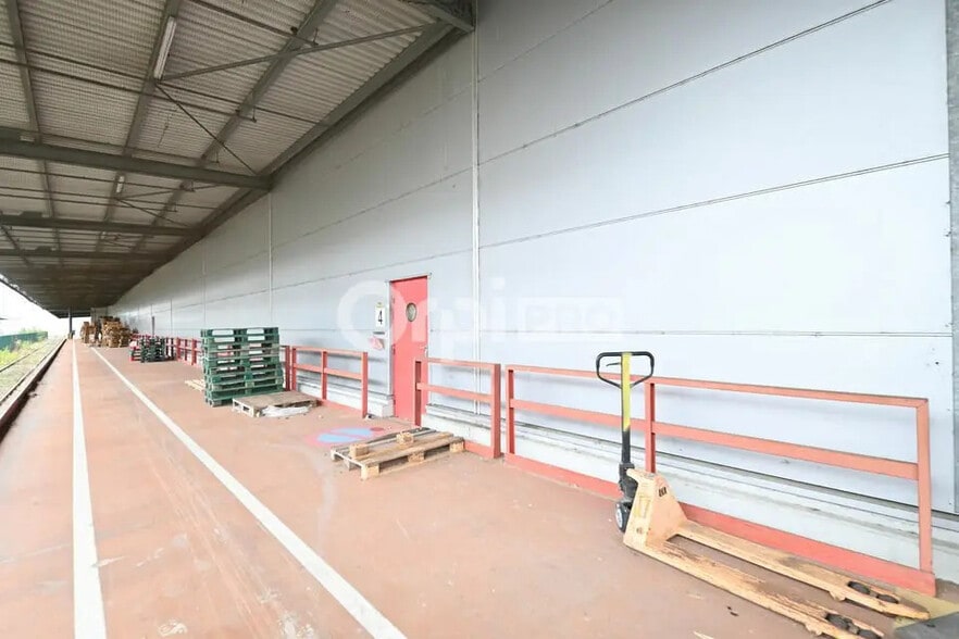 Industriel/Logistique dans Saint-Quentin-Fallavier à louer - Photo de l’immeuble – Image 2 sur 2