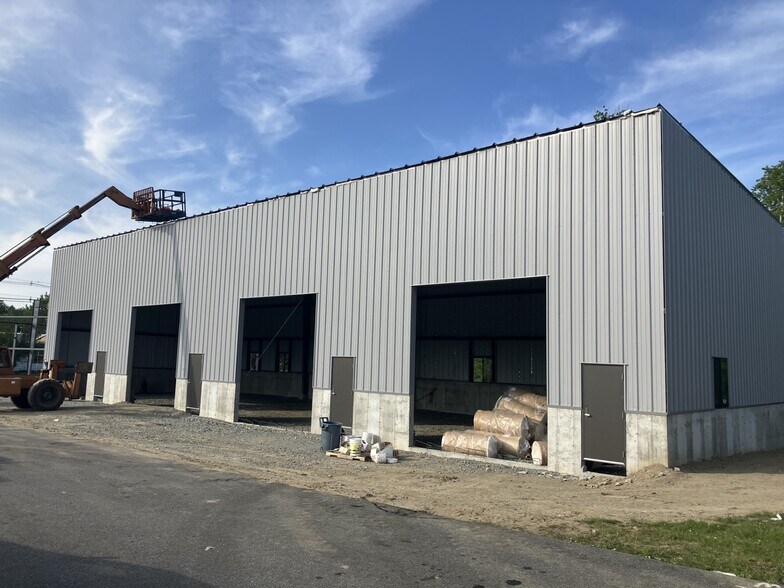 170R Hartwell St, West Boylston, MA à louer - Photo de l’immeuble – Image 2 sur 6