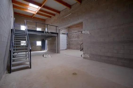 Local d'activités dans Brières-les-Scellés à vendre - Photo intérieure – Image 3 sur 4