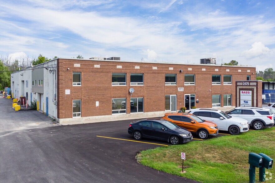 2575-2591 Del Zotto Ave, Ottawa, ON à louer - Photo de l’immeuble – Image 2 sur 5
