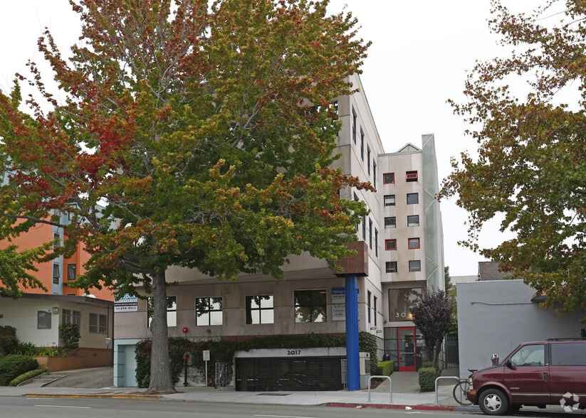 3017 Telegraph Ave, Berkeley, CA à louer - Photo principale – Image 1 sur 29