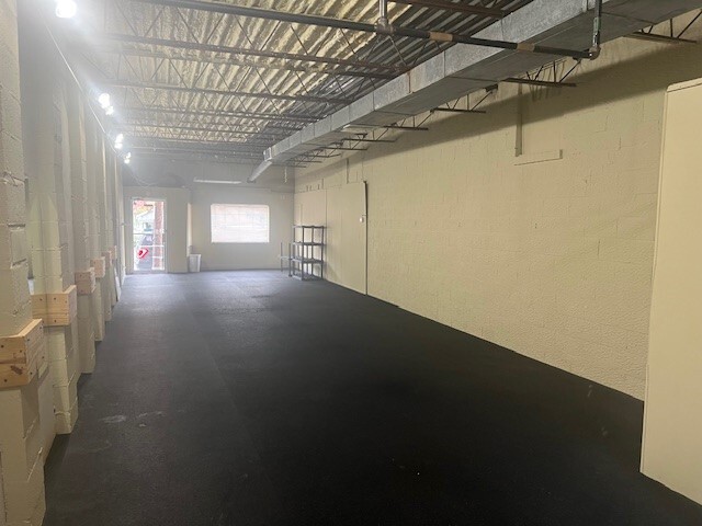 1825 Bigley Ave, Charleston, WV à louer - Photo de l’immeuble – Image 2 sur 4