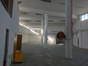 Local d'activités dans Marseille à vendre Photo intérieure– Image 1 sur 9