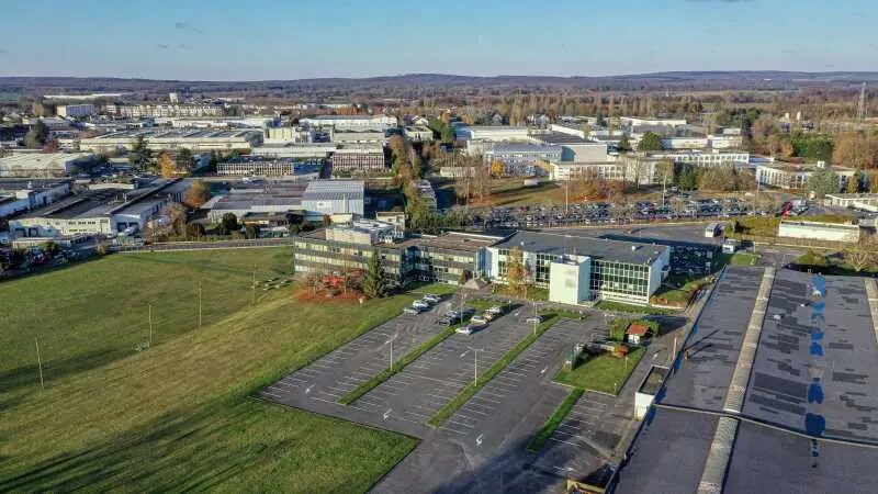 Bureau dans Senlis à louer - Photo de l’immeuble – Image 3 sur 19