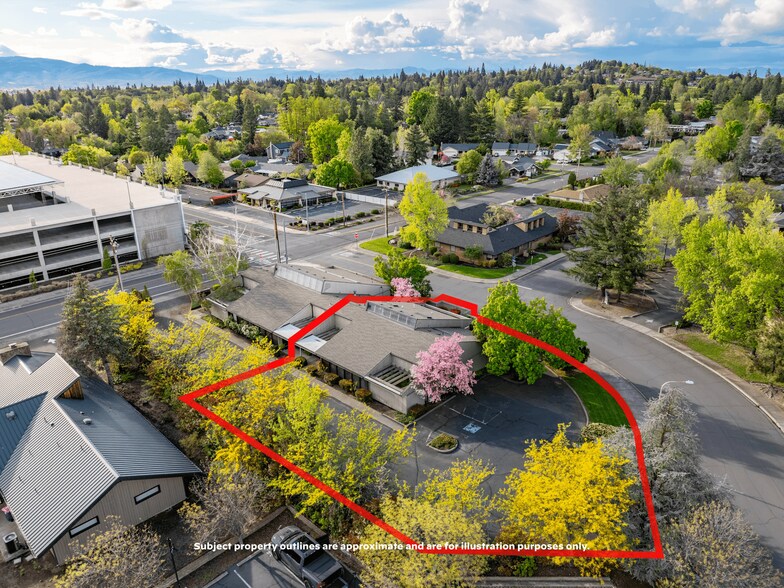 537 Murphy Rd, Medford, OR à louer - Photo de l’immeuble – Image 2 sur 49