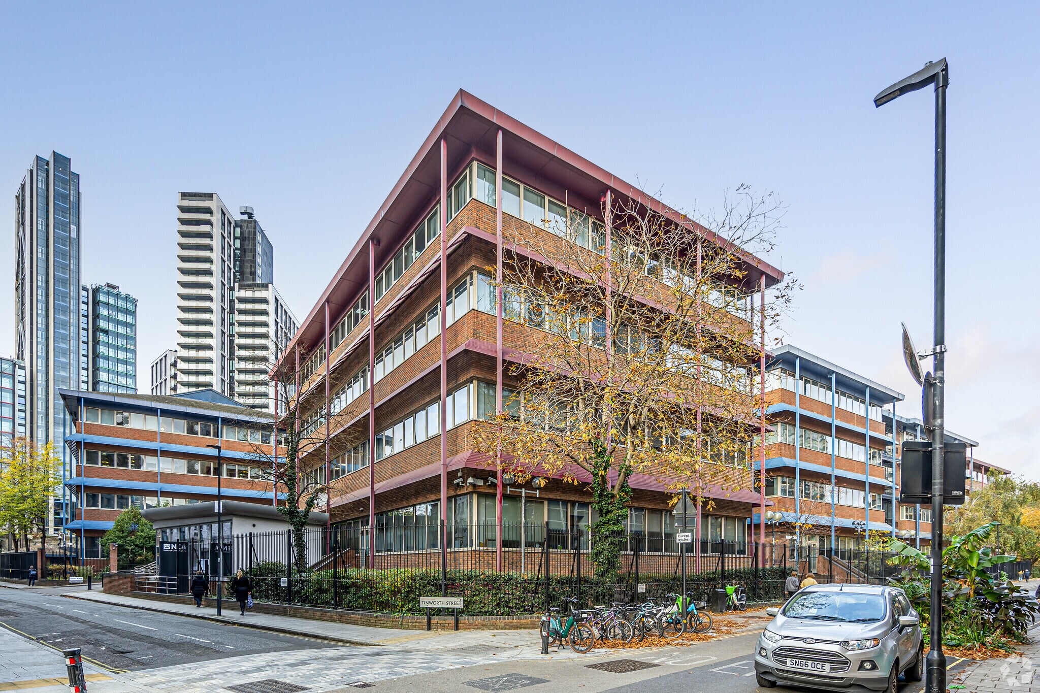Citadel Pl, Londres à louer Photo principale– Image 1 sur 3