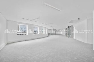 Bureau dans Puteaux à louer Photo intérieure– Image 2 sur 2