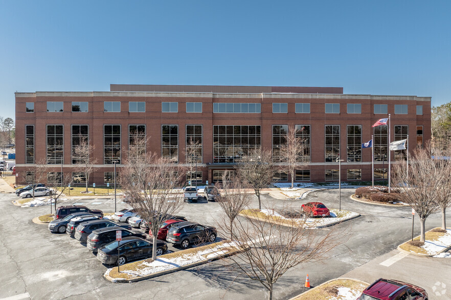 4840 Cox Rd, Glen Allen, VA à louer - Photo de l’immeuble – Image 2 sur 4