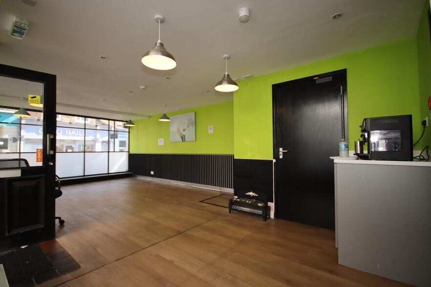 65 High St, Sittingbourne à louer - Photo de l’immeuble – Image 3 sur 12