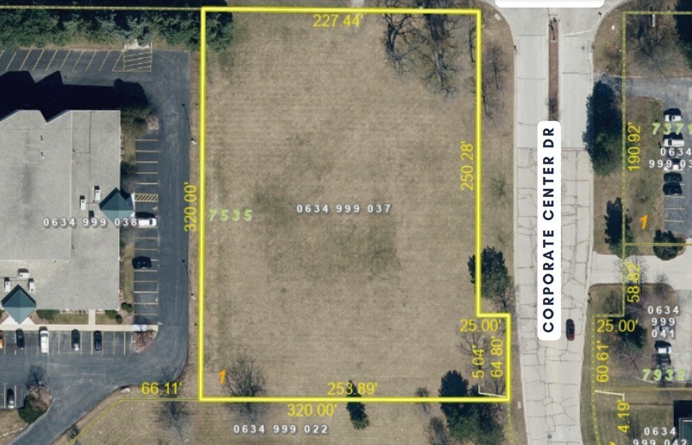 1270 Corporate Center Dr, Oconomowoc, WI à vendre Photo principale– Image 1 sur 3