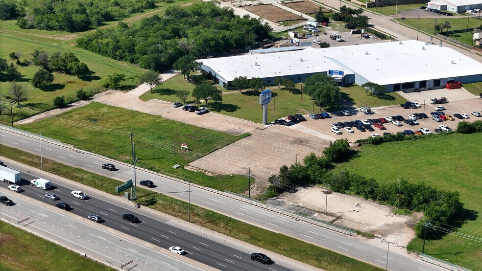 2143 I-35E, Lewisville, TX à vendre - Aérien – Image 3 sur 13
