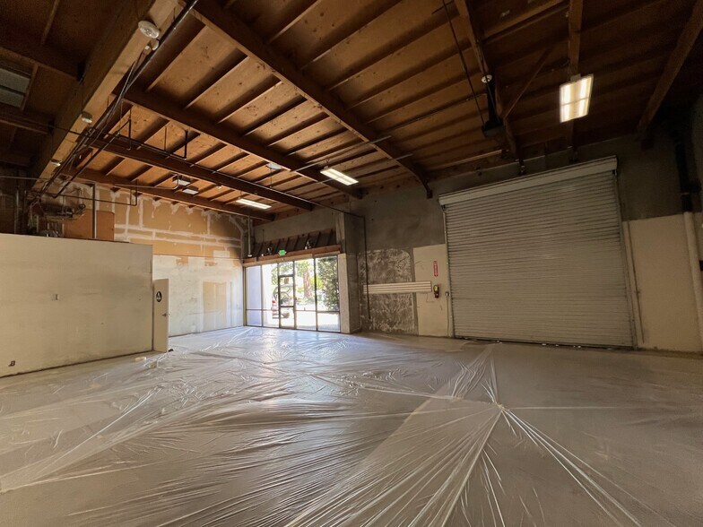 470 Vandell Way, Campbell, CA à louer - Photo de l’immeuble – Image 3 sur 6