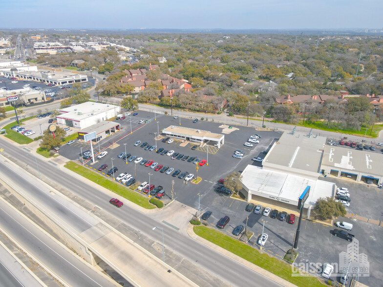 12836 Us-281 Hwy N, San Antonio, TX à louer - Photo de l’immeuble – Image 1 sur 8