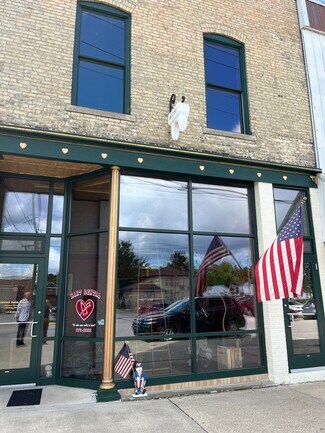Plus de détails pour 113 Washington St, Hart, MI - Bureau à vendre
