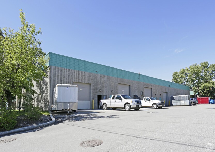 616 71st Ave SE, Calgary, AB à louer - Photo de l’immeuble – Image 2 sur 5