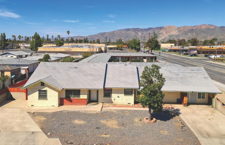1220 E Campus Way, Hemet, CA à vendre - Photo principale – Image 1 sur 6