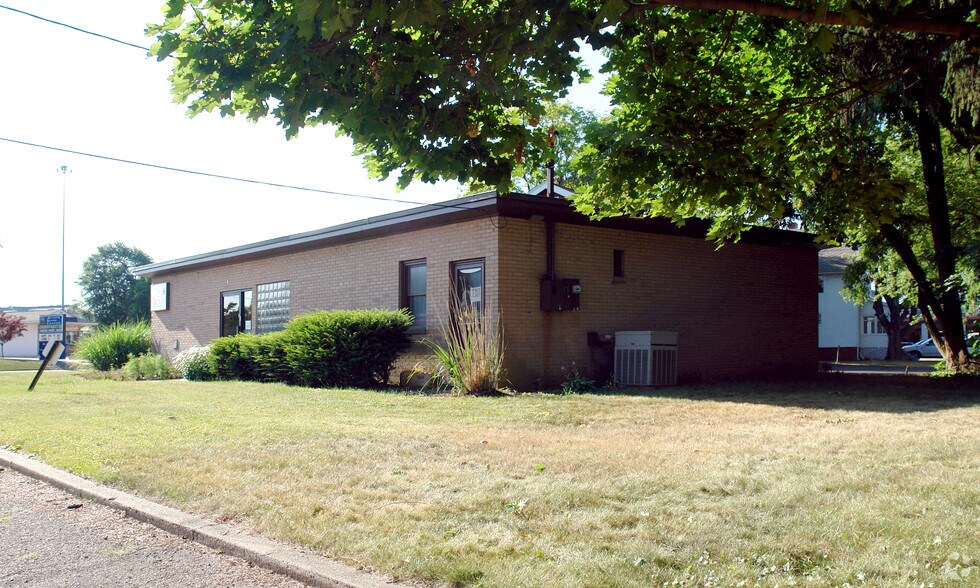 2719 Cleveland Ave NW, Canton, OH à vendre - Photo de l’immeuble – Image 3 sur 7