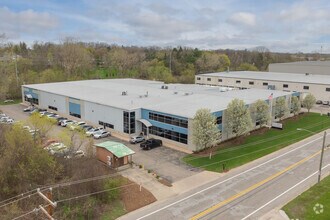 2140 Oak Industrial Dr NE, Grand Rapids, MI - Vue aérienne vue de carte - Image1
