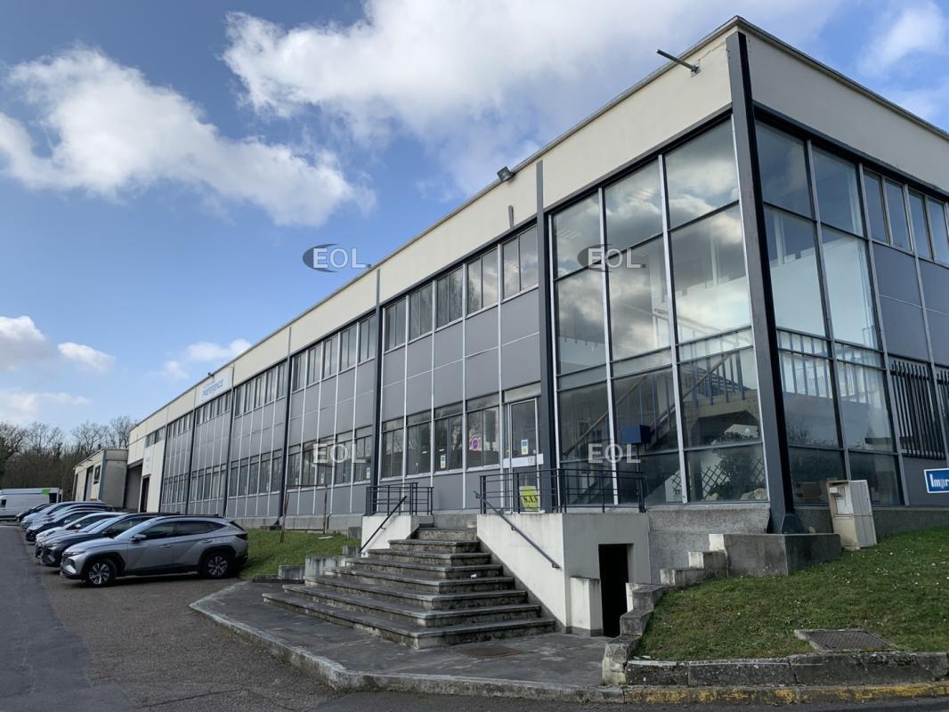 Industriel/Logistique dans Villebon-sur-Yvette à louer Photo de l’immeuble– Image 1 sur 10