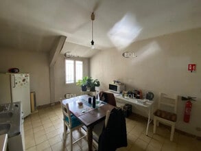 Local d'activités dans Combs-la-Ville à vendre Photo intérieure– Image 1 sur 4