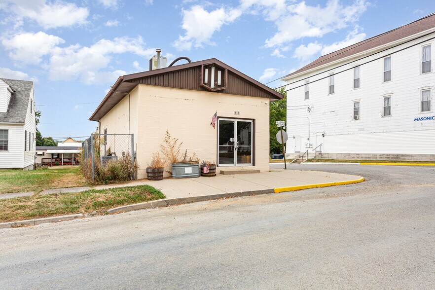 113 Main St, Christiansburg, OH à vendre - Photo de l’immeuble – Image 2 sur 17