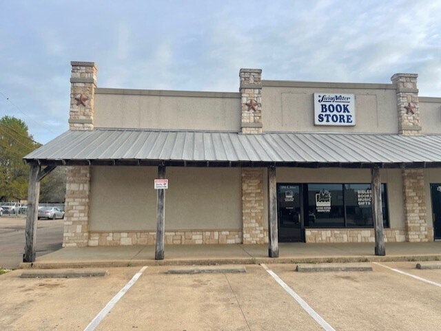 201 N Collegiate Dr, Paris, TX à louer - Photo de l’immeuble – Image 2 sur 19