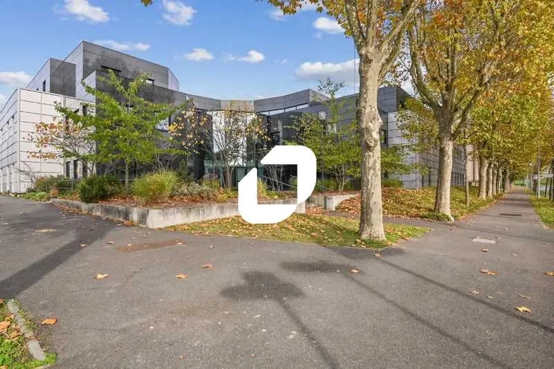 Bureau dans Grigny à vendre - Photo de l’immeuble – Image 3 sur 10