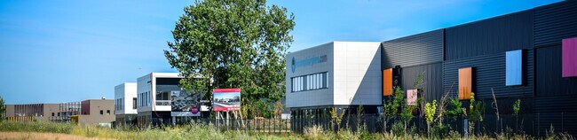 Plus de détails pour Industriel/Logistique à louer
