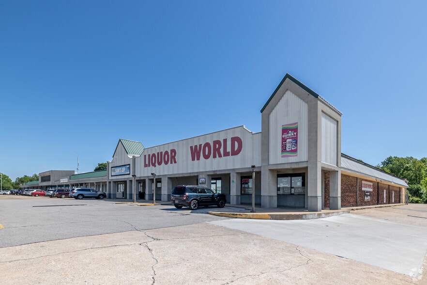 3340 N College Ave, Fayetteville, AR à louer - Photo de l’immeuble – Image 2 sur 3