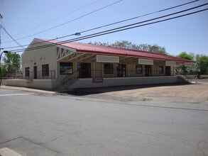 300 E Main St, Remington, VA à louer Photo de l’immeuble– Image 1 sur 6