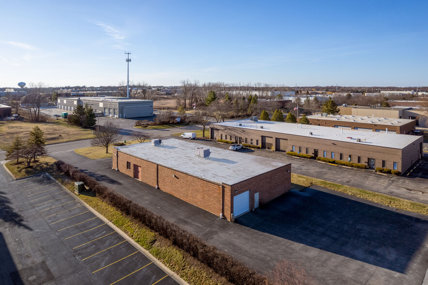 480 Telser Rd, Lake Zurich, IL à vendre - Photo de l’immeuble – Image 3 sur 3
