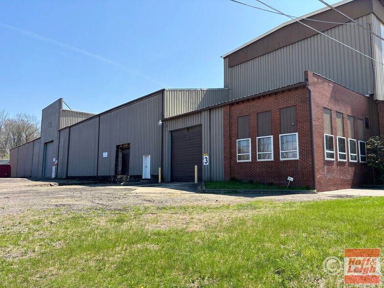 225 Wetmore Ave SE, Massillon, OH à louer - Photo de l’immeuble – Image 3 sur 6