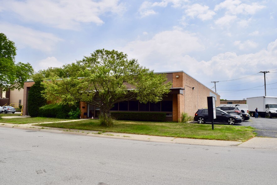 1851 Touhy Ave, Elk Grove Village, IL à louer - Photo de l’immeuble – Image 2 sur 11