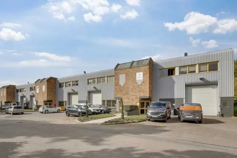 240 Rue Helene Boucher, Buc à louer - Photo de l’immeuble – Image 3 sur 10