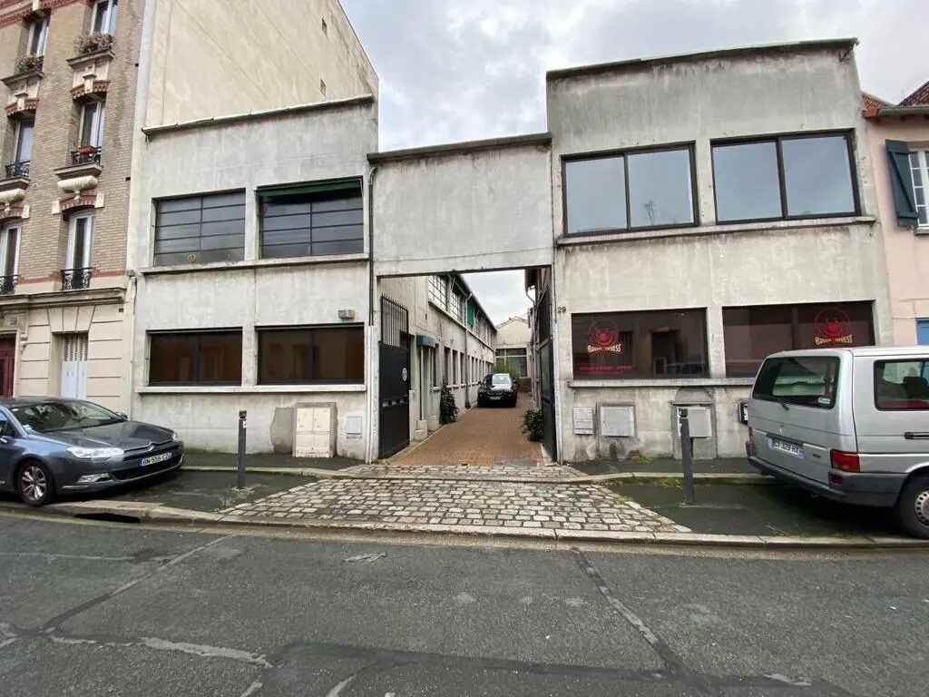 Local d'activités dans Ivry-sur-Seine à vendre Photo de l’immeuble– Image 1 sur 11