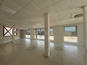 Industriel/Logistique dans Les Essarts-le-Roi à vendre Photo intérieure– Image 2 sur 5