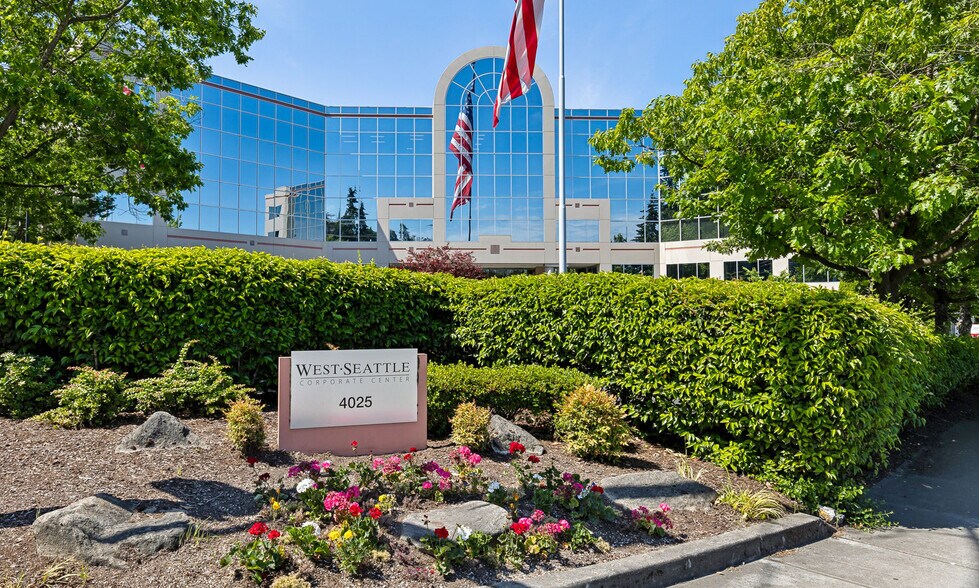 4025 Delridge Way SW, Seattle, WA à vendre - Photo de l’immeuble – Image 2 sur 18