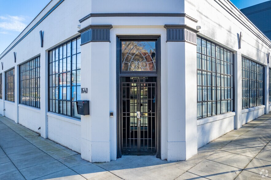 1640 NW Irving St, Portland, OR à vendre - Photo de l’immeuble – Image 3 sur 4