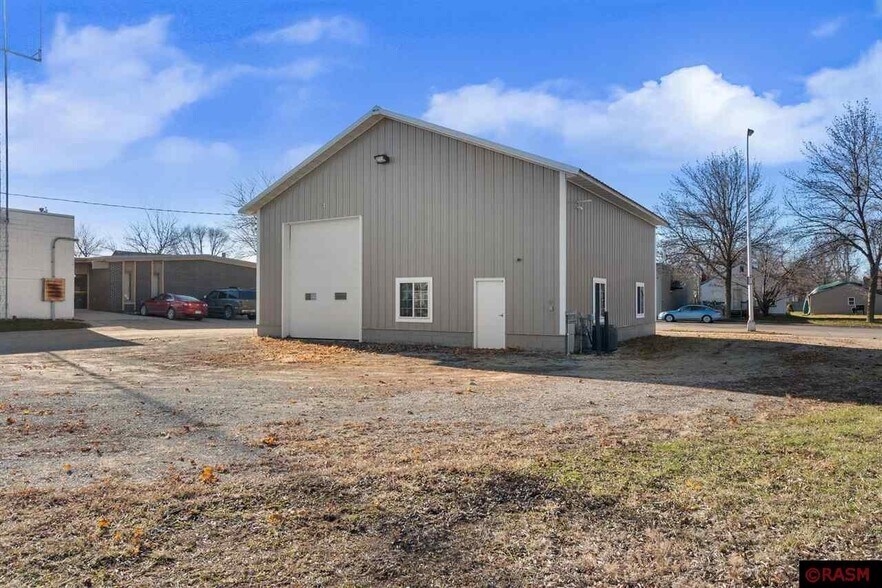 213 Broadway Ave N, New Richland, MN à vendre - Photo de l’immeuble – Image 3 sur 23