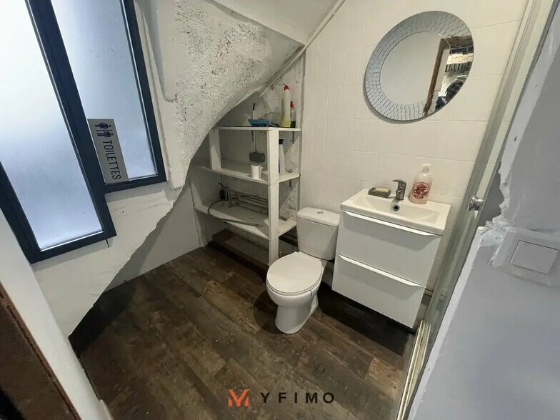 Local d’activités dans Ecquevilly à louer - Photo de l’immeuble – Image 2 sur 7