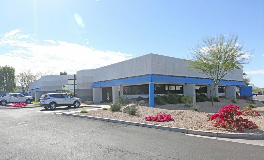 1575 W University Dr, Tempe, AZ à louer - Photo de l’immeuble – Image 2 sur 35