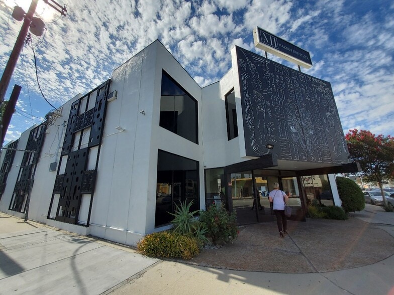 5301 Laurel Canyon Blvd, North Hollywood, CA à louer - Photo de l’immeuble – Image 2 sur 3