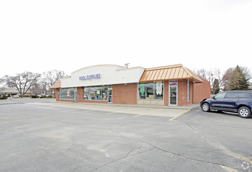 48551-48571 Van Dyke Ave, Utica, MI à louer - Photo de l’immeuble – Image 2 sur 3