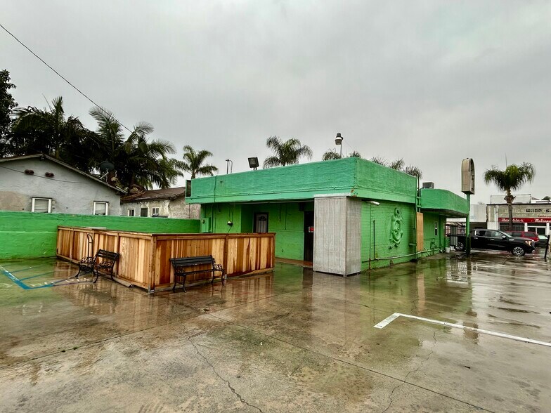 1307 S Main St, Santa Ana, CA à vendre - Photo de l’immeuble – Image 2 sur 5