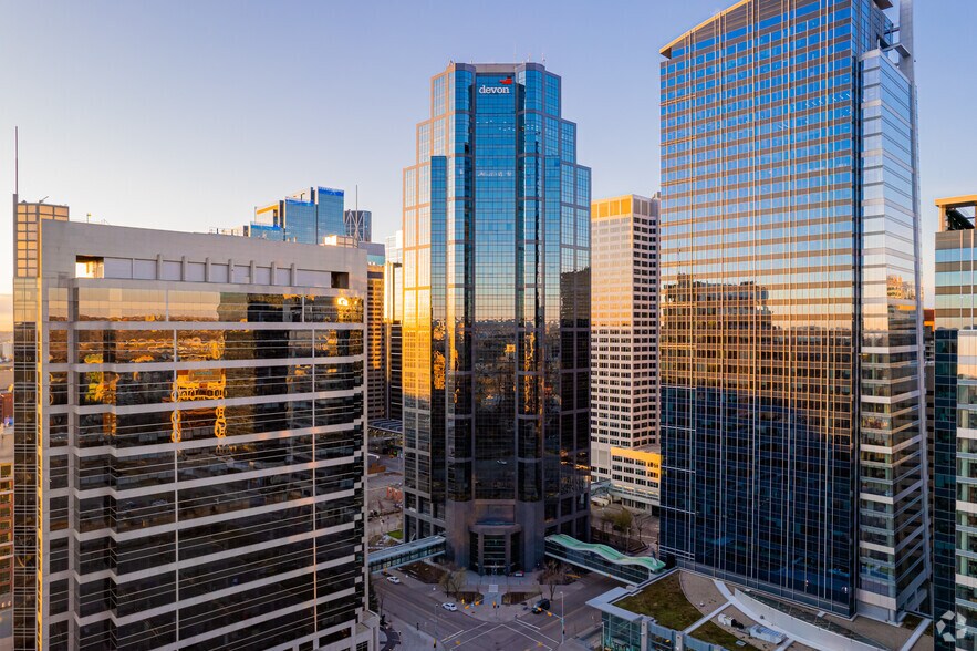 400 3rd Ave SW, Calgary, AB à louer - Photo de l’immeuble – Image 1 sur 7