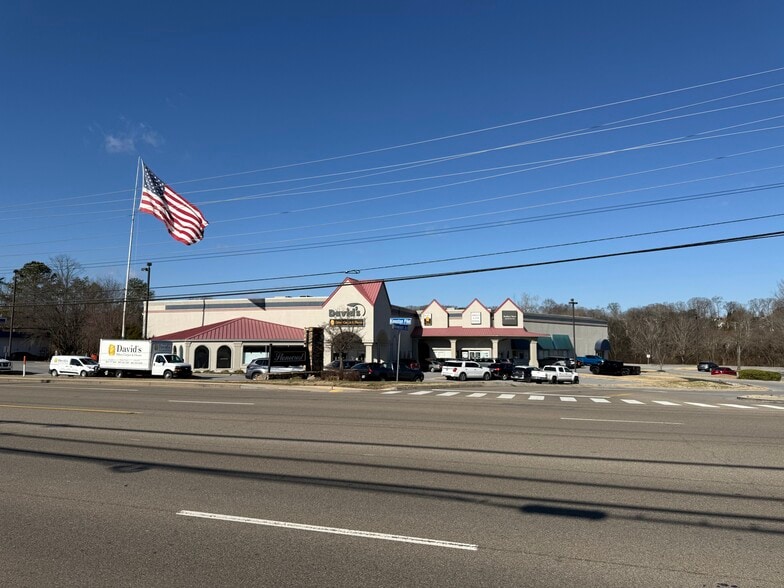 10841 Kingston Pike, Knoxville, TN à louer - Photo principale – Image 1 sur 3