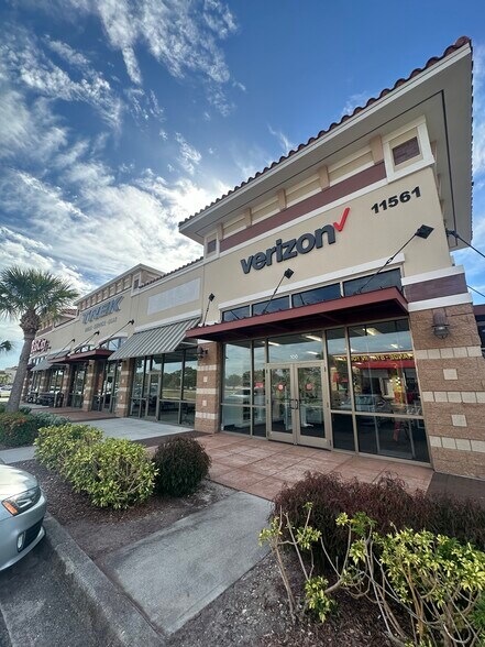 San Carlos Blvd, Fort Myers, FL à louer - Photo de l’immeuble – Image 2 sur 3