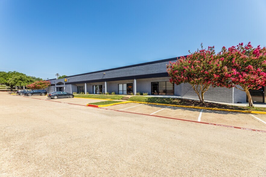 1411 E Campbell Rd, Richardson, TX à vendre - Photo de l’immeuble – Image 3 sur 5