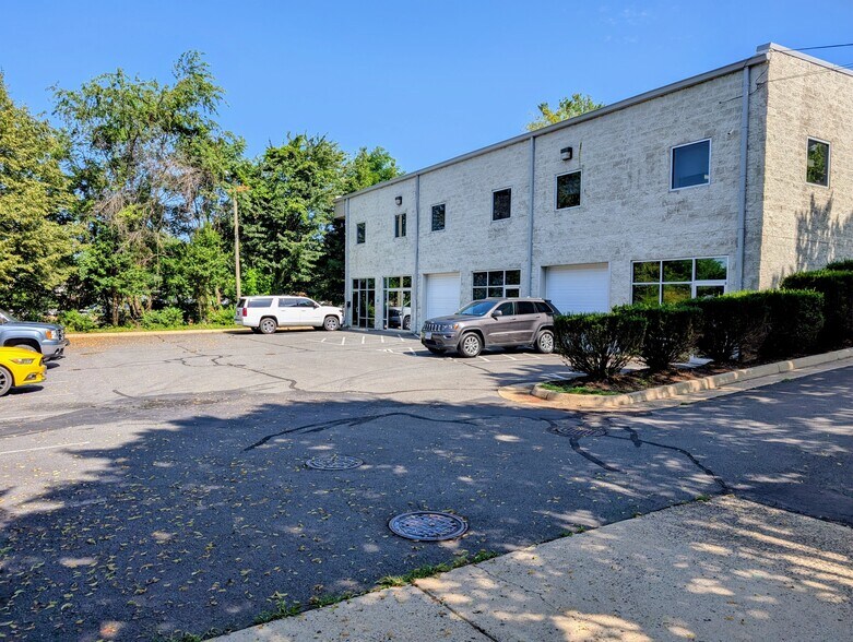 50 Sullivan St, Warrenton, VA à louer - Photo de l’immeuble – Image 1 sur 10